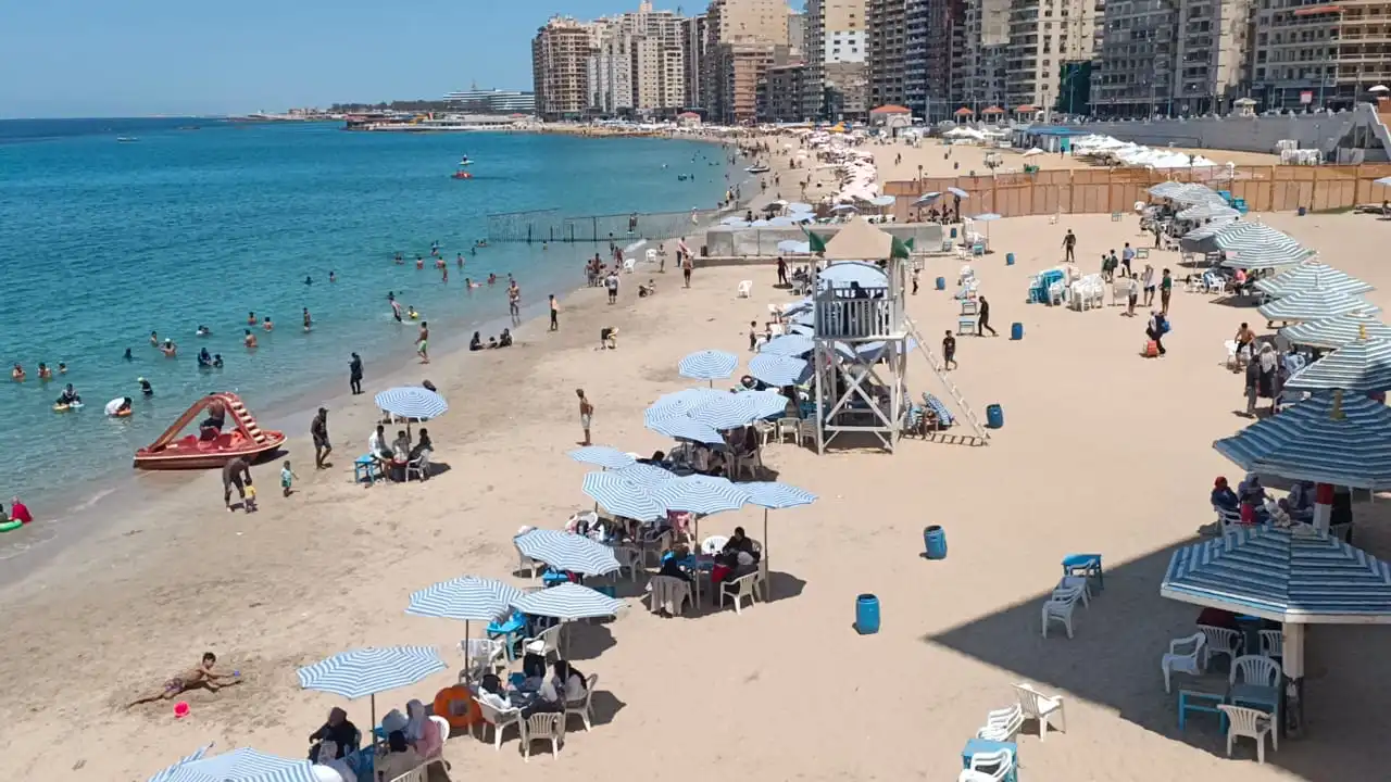 الإسكندرية تشهد موجة حارة مع نشاط رياح في المناطق الساحلية